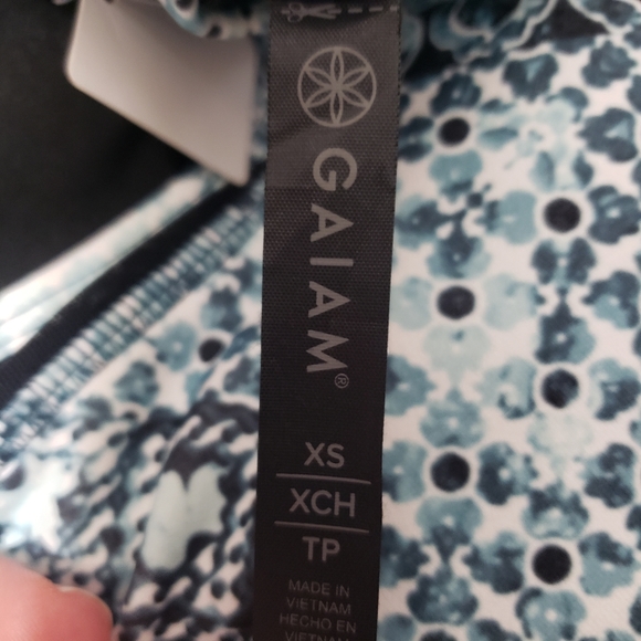 Gaiam Shine Mesh Bra Tank Sz XS NWT - Picture 9 of 13